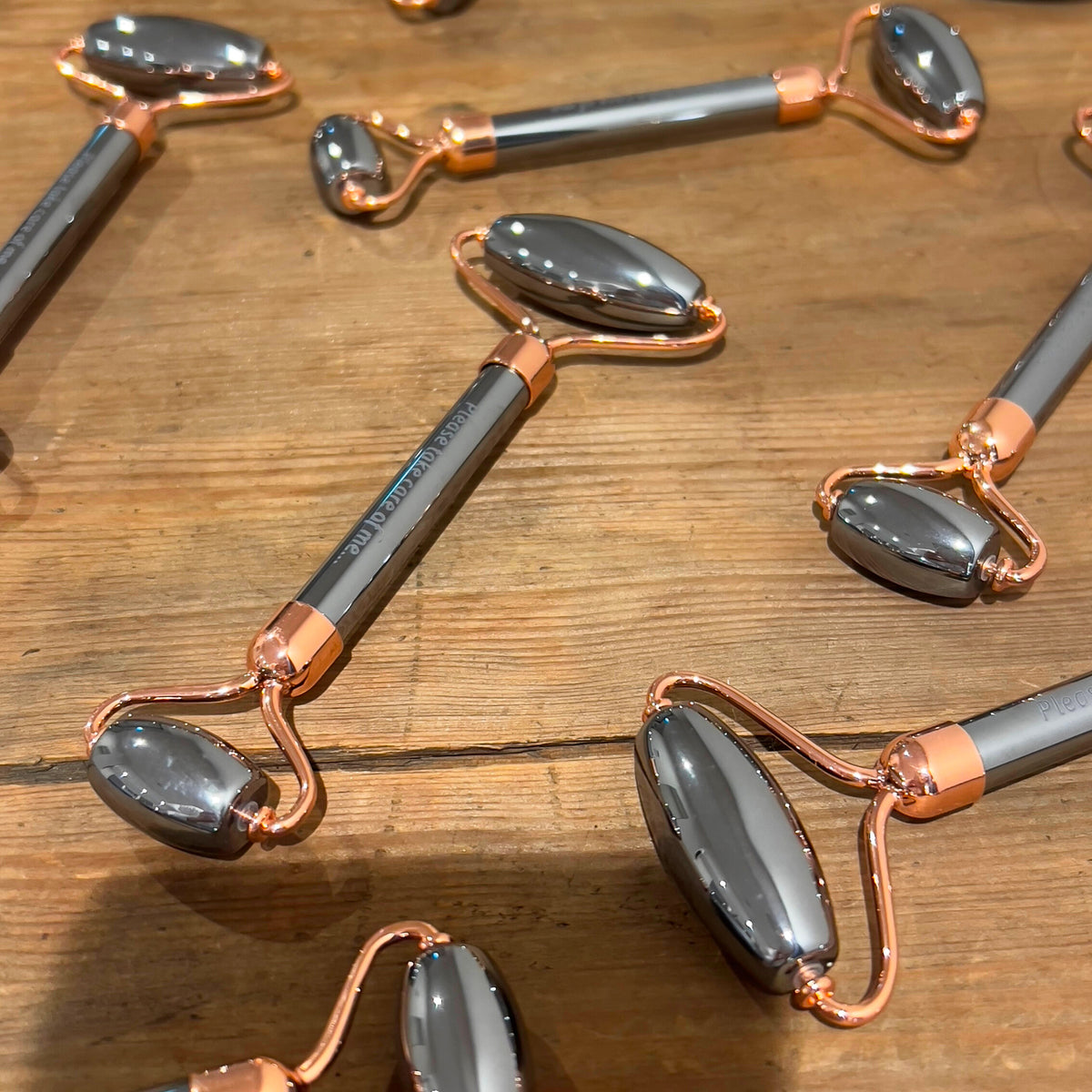 3-in-1 FACIAL ROLLER